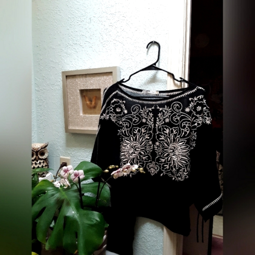Zahada embroidered kimono sleeve top womens M sheer ❤